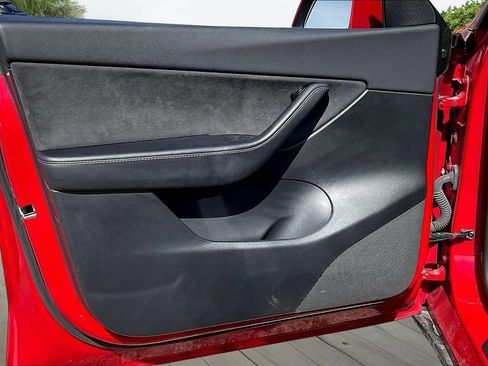 Used 2021 Tesla Model Y Long Range image 19