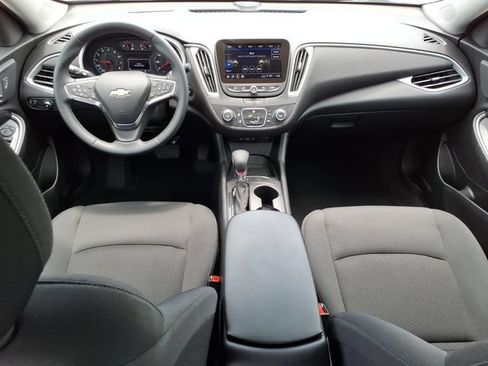Used 2025 Chevrolet Malibu RS FWD image 13