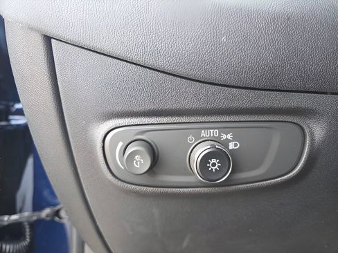 Used 2022 Chevrolet Equinox RS w/ RS Leather Package image 19