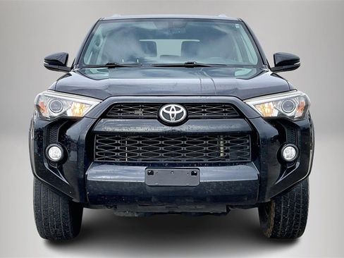 Used 2017 Toyota 4Runner SR5 Premium image 3