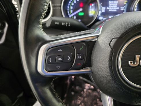 Used 2022 Jeep Wrangler Unlimited Sahara image 18