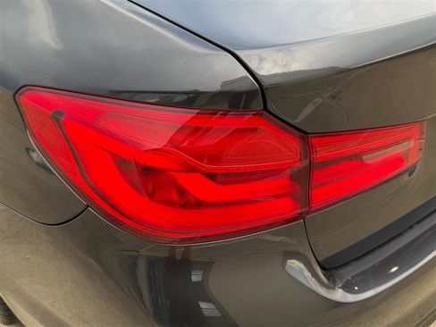Used 2018 BMW 530i RWD image 17