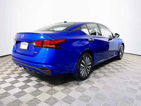 Certified 2025 Nissan Altima 2.5 SV AWD/4WD image 4
