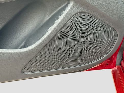 Used 2020 Genesis G70 2.0T image 23