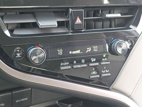 Used 2023 Toyota Camry XLE image 21