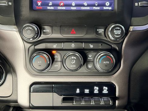 Used 2019 RAM 1500 Big Horn AWD/4WD image 13