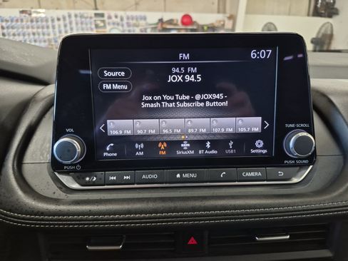 Used 2024 Nissan Rogue SV AWD/4WD image 33