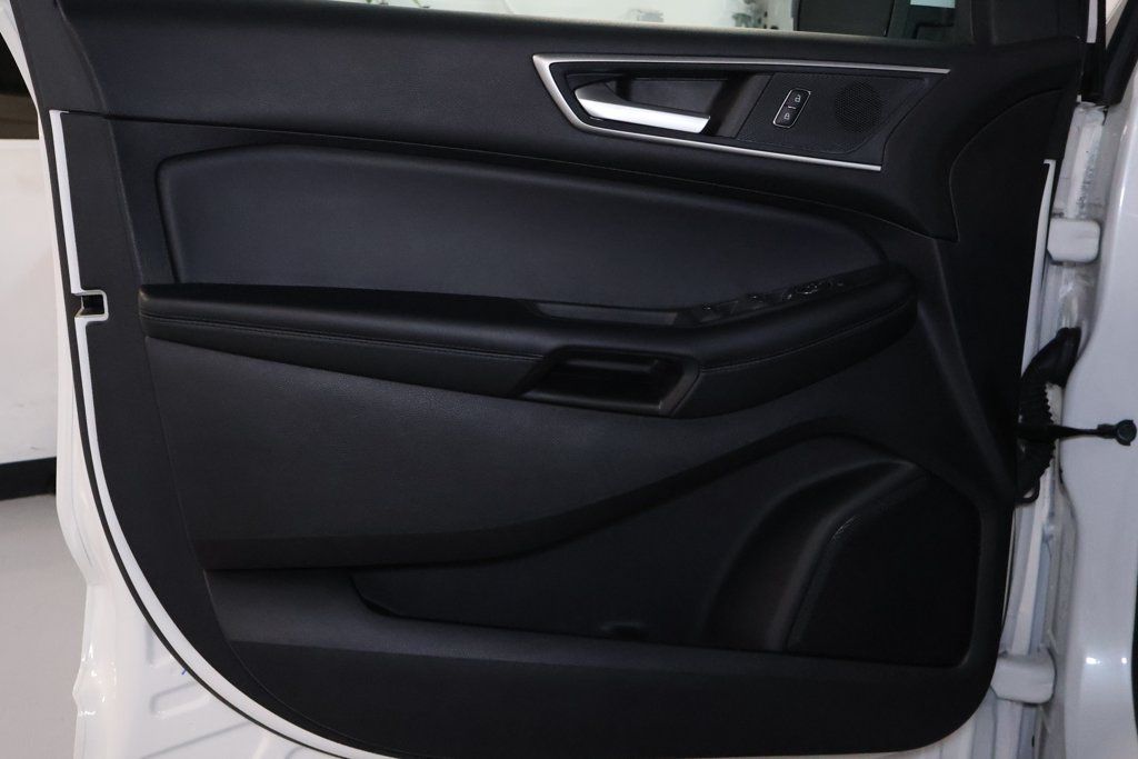 Used 2021 Ford Edge SEL w/ Convenience Package AWD/4WD image 12
