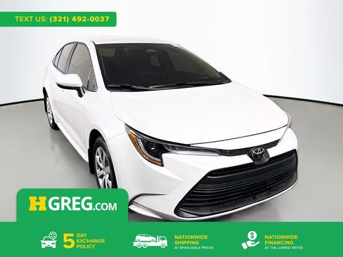 Used 2025 Toyota Corolla LE image 1