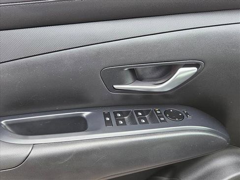 Certified 2025 Hyundai Santa Cruz SE image 10