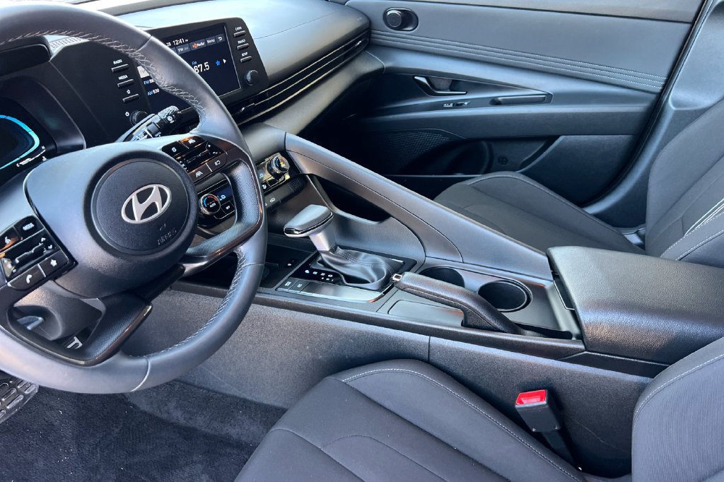 Used 2026 Hyundai Elantra Sport FWD image 13