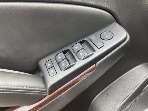 Used 2015 GMC Yukon SLE w/ Convenience Package image 19