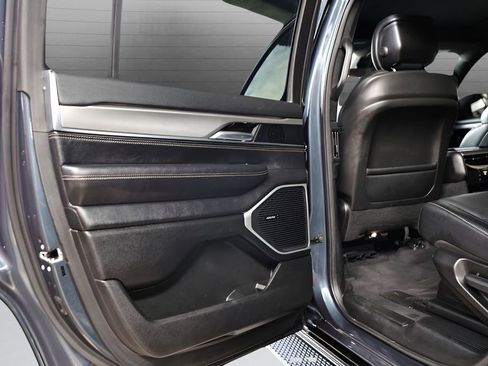 Used 2023 Jeep Wagoneer Series II image 59