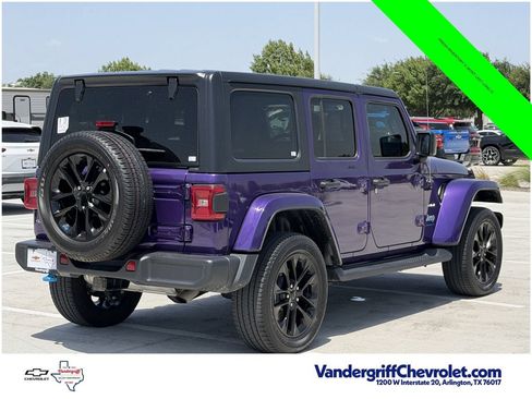 Used 2023 Jeep Wrangler Unlimited Sahara w/ Cold Weather Group AWD/4WD image 4