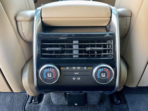 Used 2026 Land Rover Range Rover SE AWD/4WD image 26