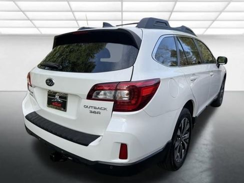 Used 2017 Subaru Outback 3.6R Limited image 4