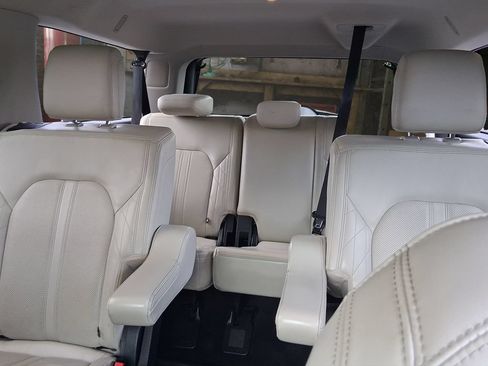 Used 2019 Ford Expedition Max Platinum AWD/4WD image 11