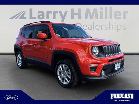 Used 2019 Jeep Renegade Latitude w/ Cold Weather Group AWD/4WD image 6