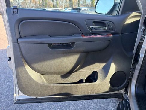 Used 2013 Chevrolet Suburban 2500 LT image 12