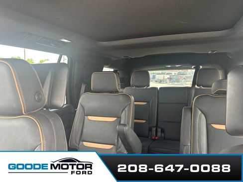 Used 2021 GMC Yukon AT4 w/ AT4 Premium Package AWD/4WD image 5