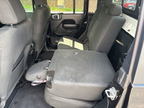 Used 2021 Jeep Gladiator Willys image 20