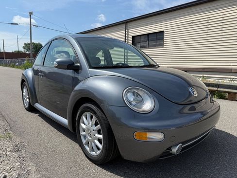 Used 2005 Volkswagen Beetle GLS FWD image 1