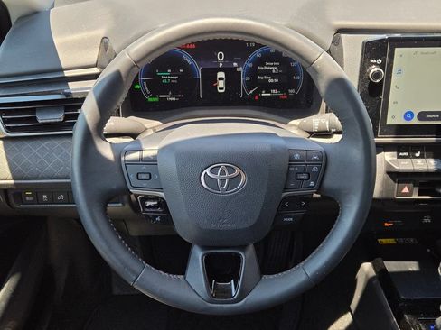 Used 2025 Toyota Camry XLE FWD image 15