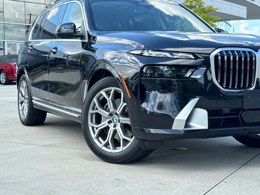 Used 2024 BMW X7 xDrive40i w/ Premium Package AWD/4WD image 9