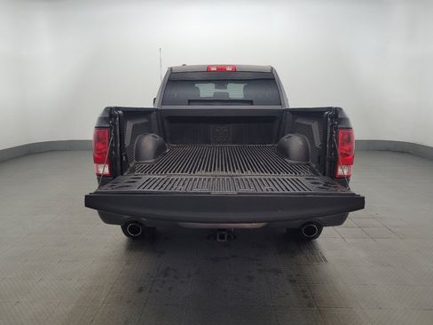 Used 2018 RAM 1500 Express AWD/4WD image 29