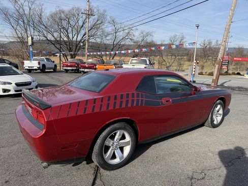 Used 2009 Dodge Challenger SE image 5