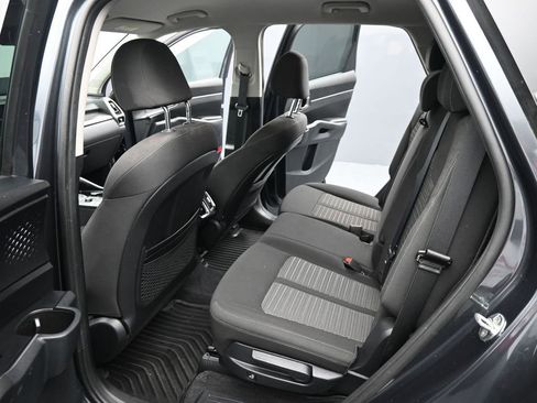 Used 2023 Kia Sorento LX image 16