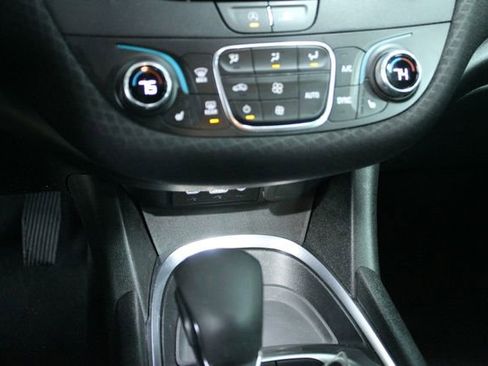 Used 2021 Chevrolet Malibu LT image 18