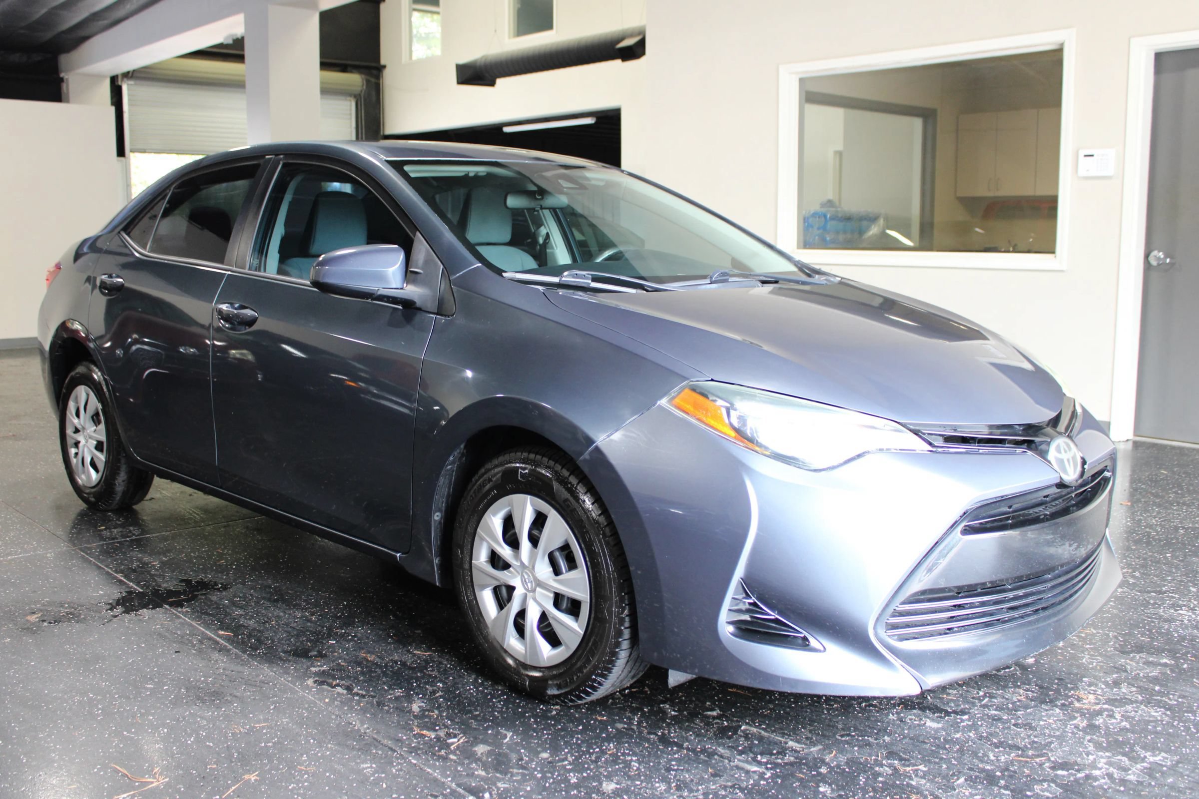 Used 2017 Toyota Corolla L FWD image 1