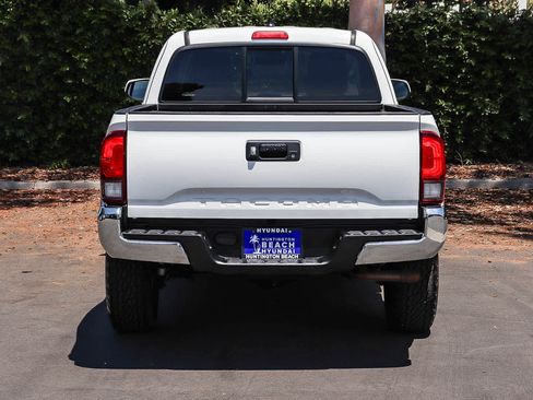 Used 2021 Toyota Tacoma SR5 RWD image 6