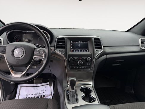 Used 2020 Jeep Grand Cherokee Laredo image 10