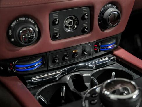 Used 2016 Rolls-Royce Dawn image 31