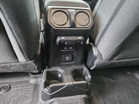 Used 2024 Jeep Wrangler Unlimited Sahara AWD/4WD image 20