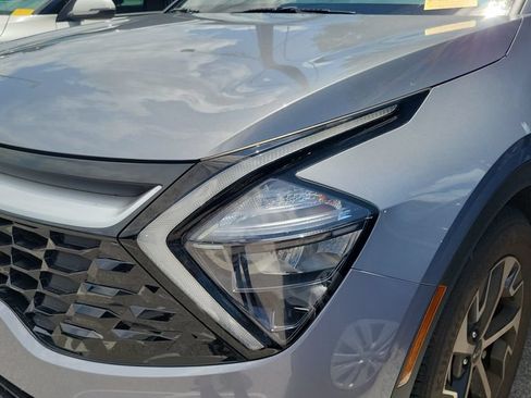 Used 2023 Kia Sportage EX FWD image 2