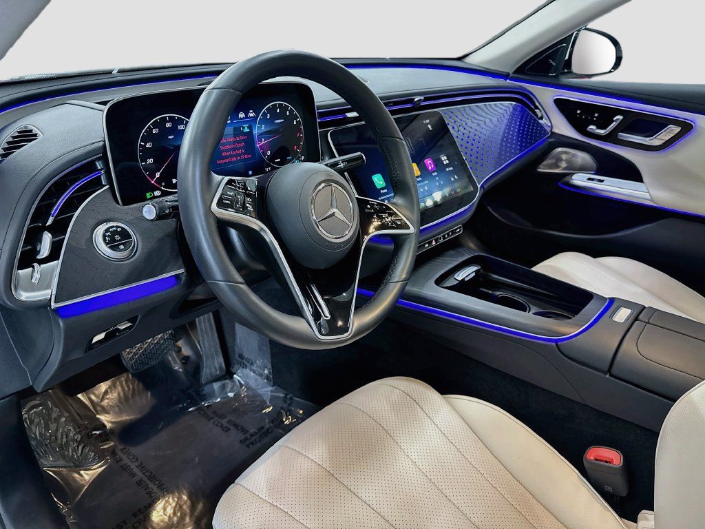 Used 2026 Mercedes-Benz E 350 4MATIC Sedan image 9