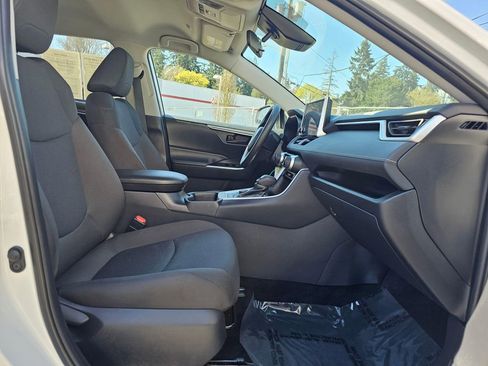 Certified 2025 Toyota RAV4 LE image 9