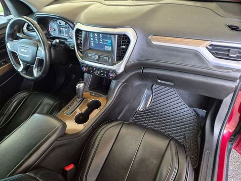 Used 2017 GMC Acadia SLE FWD image 18