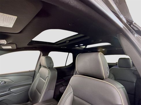 Certified 2023 Chevrolet Traverse Premier w/ Redline Edition image 18