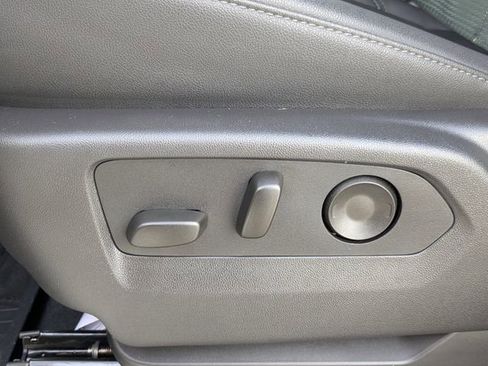 Used 2025 Chevrolet Silverado 1500 LTZ image 19