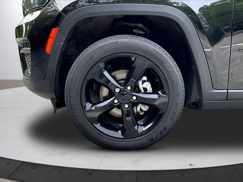 Certified 2023 Jeep Grand Cherokee Altitude AWD/4WD image 32