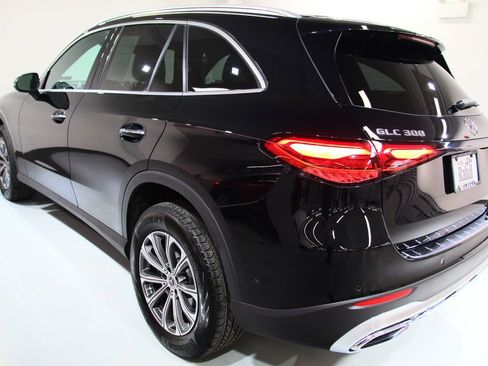 Certified 2025 Mercedes-Benz GLC 300 image 3