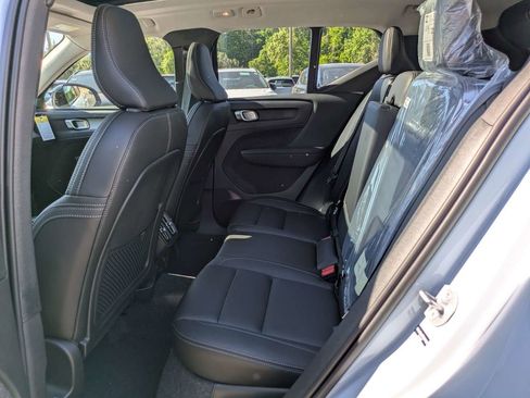 New 2026 Volvo XC40 B5 Core AWD/4WD image 15