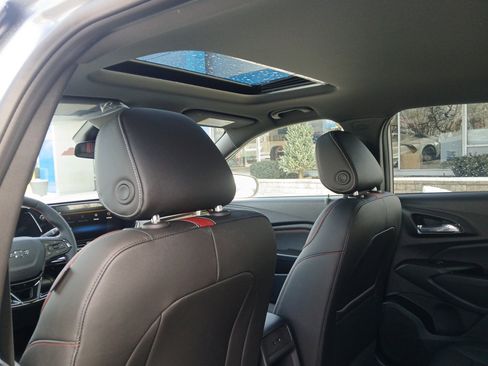 New 2026 Chevrolet Trax RS w/ Sunroof Package image 21