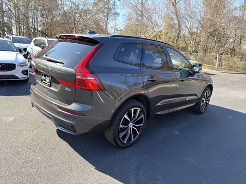 Certified 2025 Volvo XC60 B5 Plus image 10