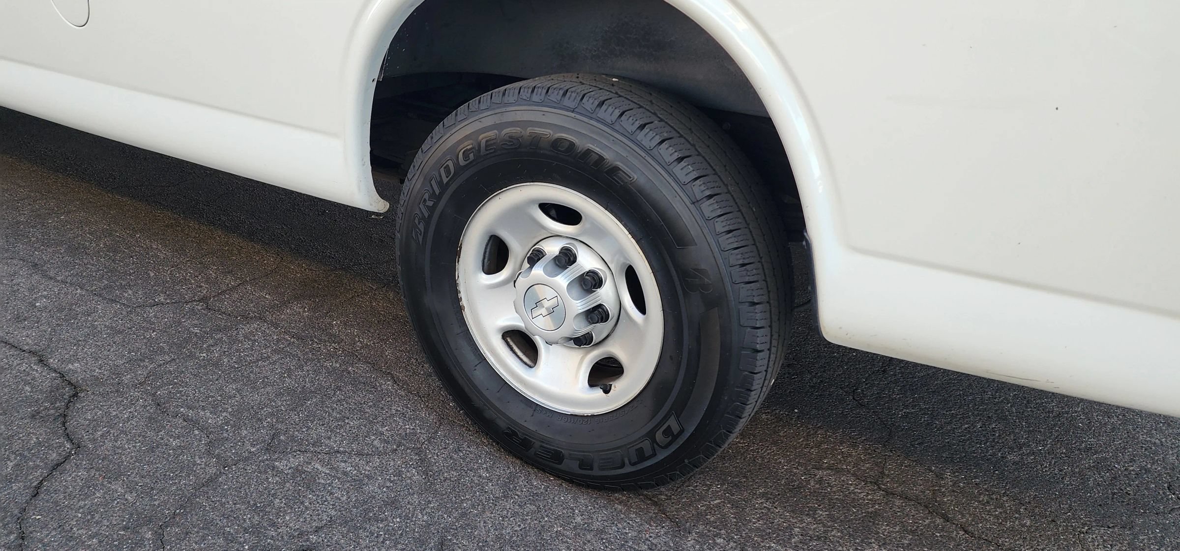 Used 2020 Chevrolet Express 2500 w/ Driver Convenience Package RWD image 9