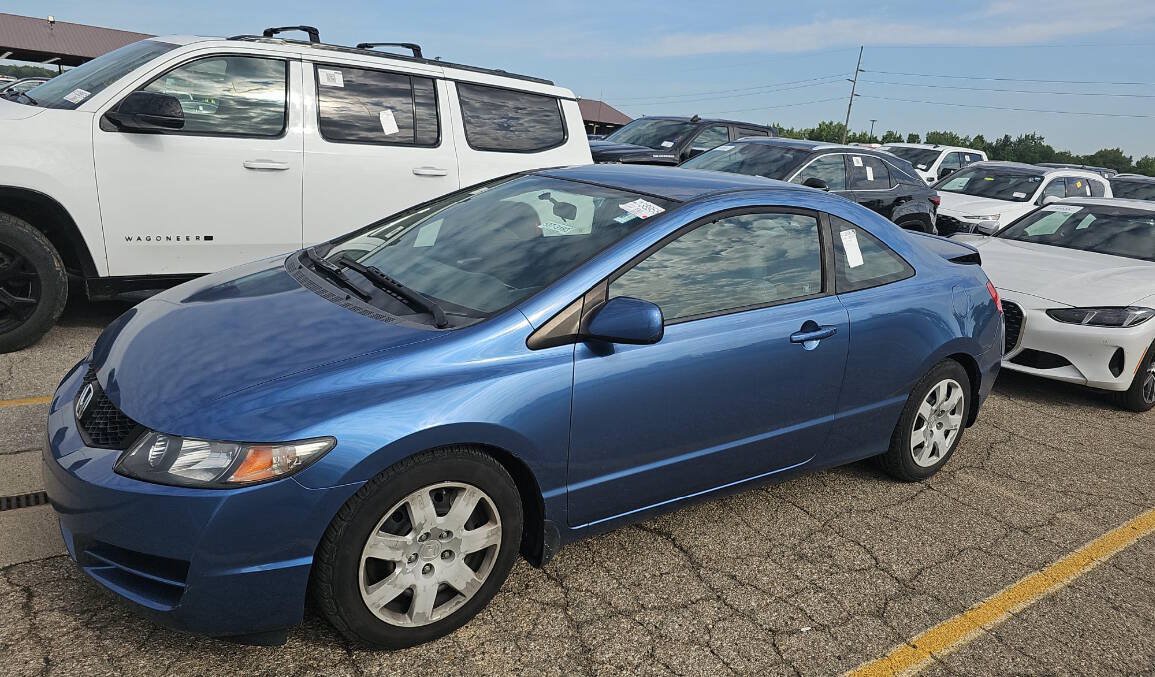 Used 2010 Honda Civic LX image 1